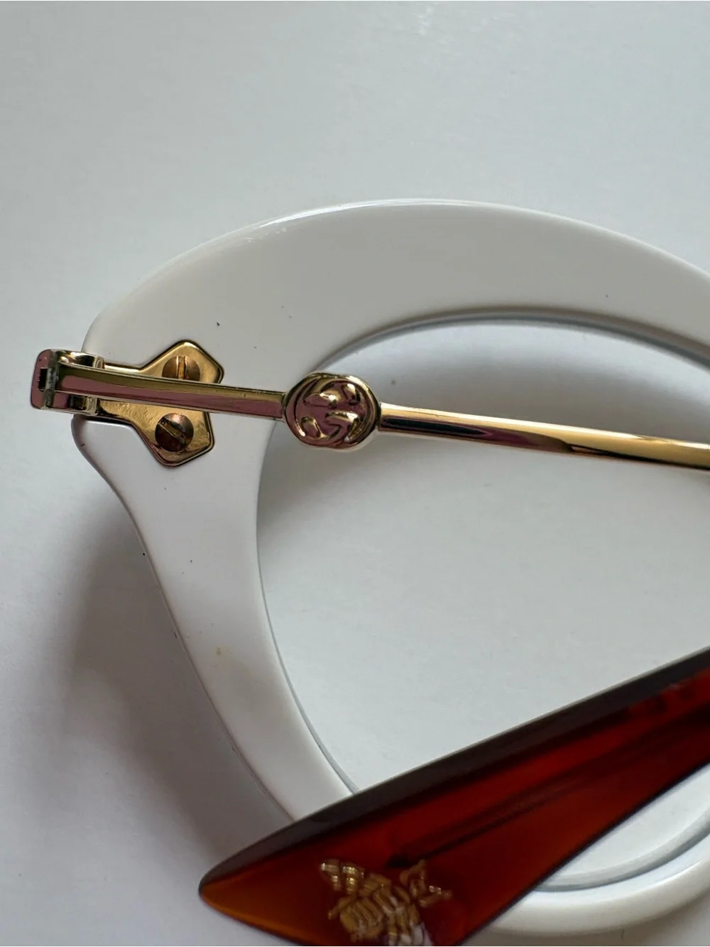 Gucci Glasses - Picture 2 of 16